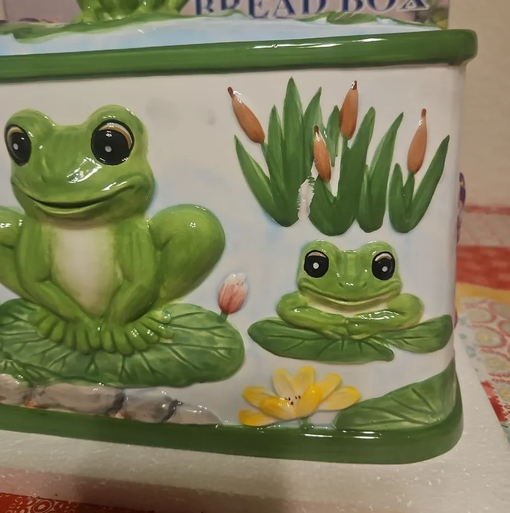 K Frog Hand-Painted Green Ceramic Bread Box